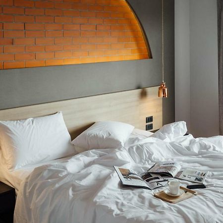 Clay Hotel Udonthani エクステリア 写真
