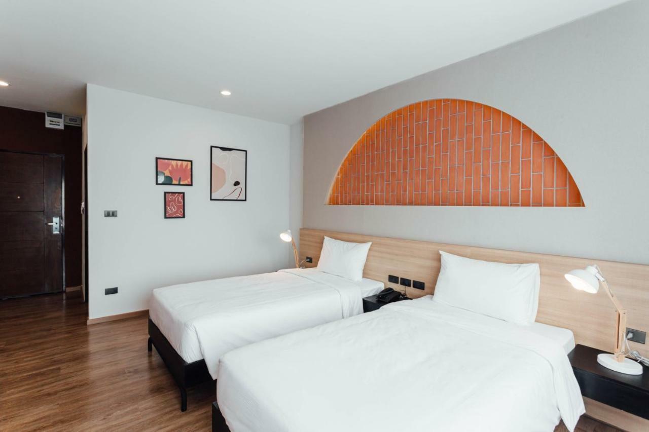 Clay Hotel Udonthani エクステリア 写真