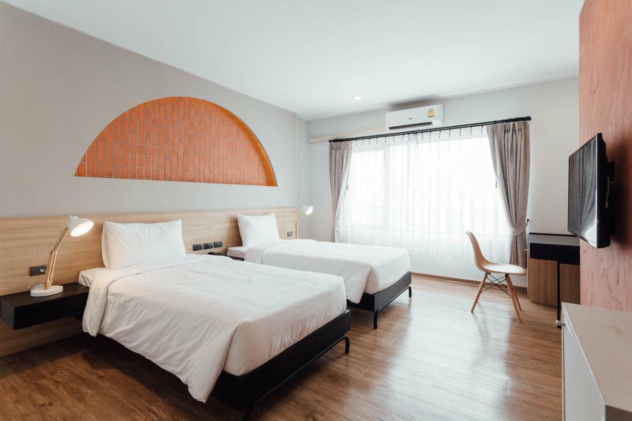 Clay Hotel Udonthani エクステリア 写真