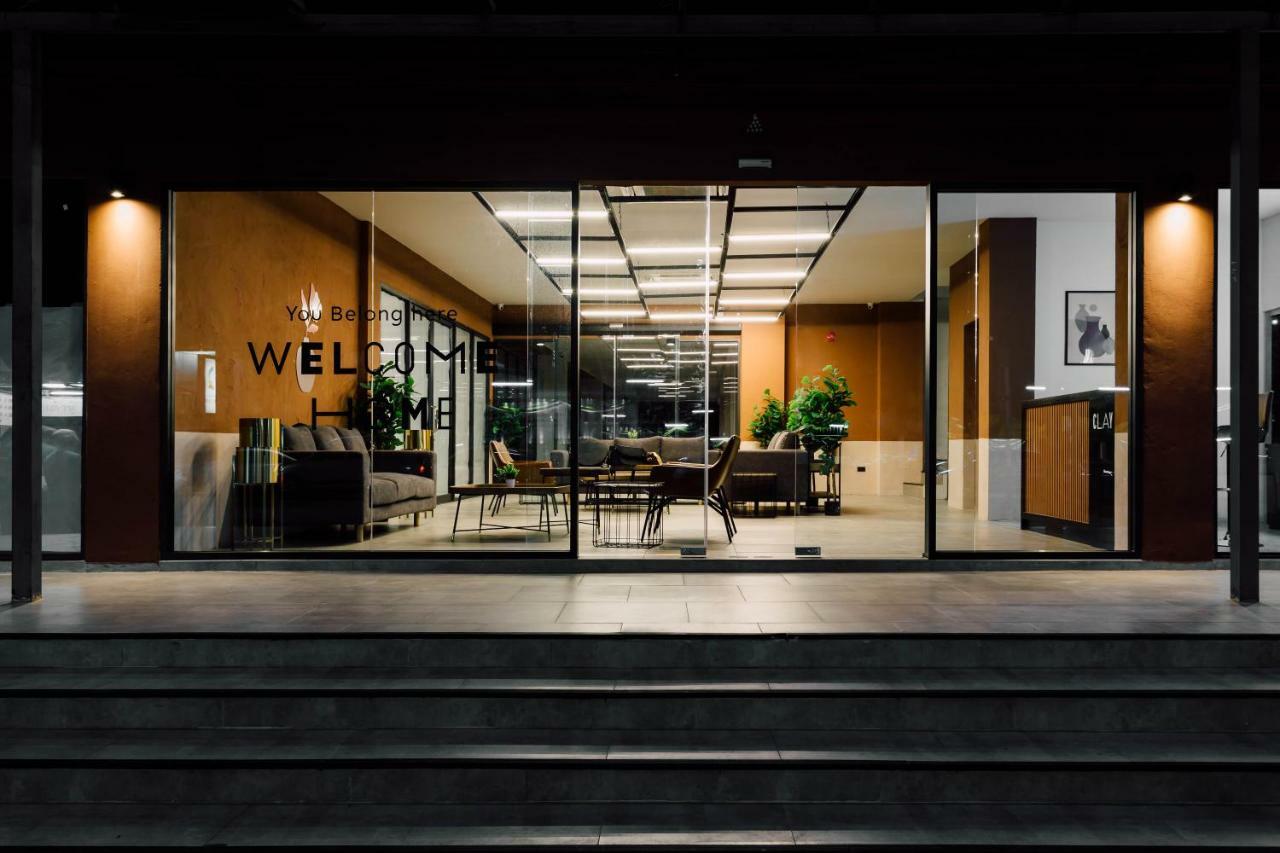 Clay Hotel Udonthani エクステリア 写真