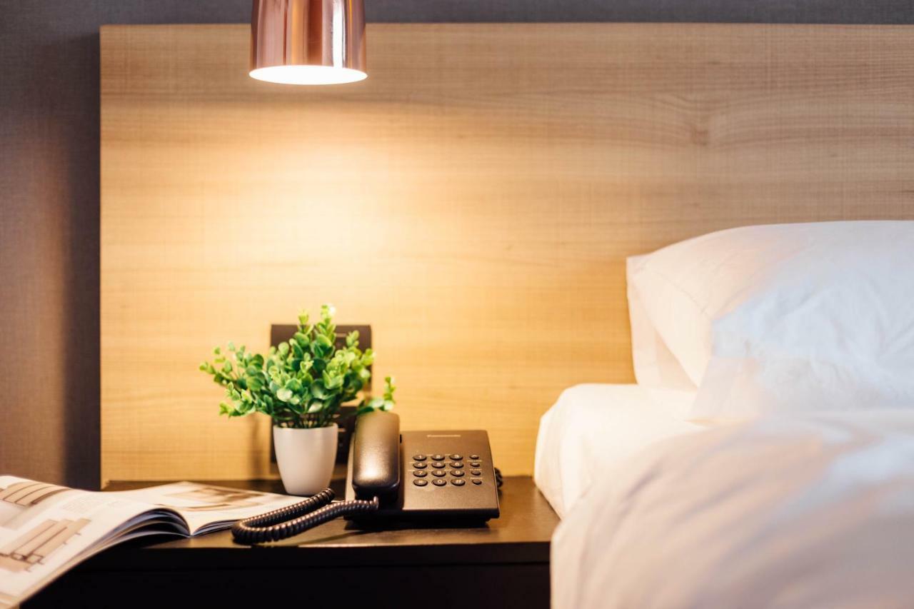 Clay Hotel Udonthani エクステリア 写真