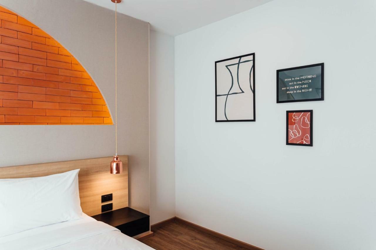 Clay Hotel Udonthani エクステリア 写真